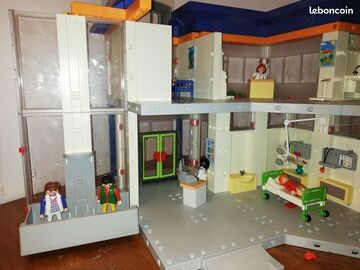 Selling: clinique playmobil