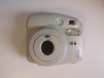 Rent out Weekly: Fujifilm Instax Mini 9 Instant Camera in Grey