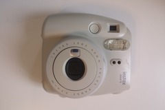 Rent out Weekly: Fujifilm Instax Mini 9 Instant Camera in Grey