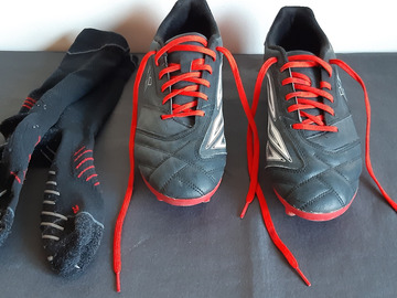 Selling: Chaussures et chaussettes rugby pointure 44