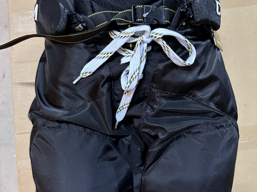 Verkaufen mit Online-Zahlungen: CCM Hose schwarz, Größe M Jugend, neu 