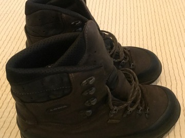 Renting out (per day): Vaelluskengät Lowa Tibet GTX