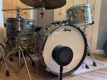 Selling with online payment: Ludwig Black Diamond Pearl Maple 3-piece Super Classic Kit