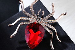 Buy Now: 50pcs creative crystal spider animal brooch pin