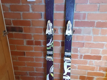 Winter sports: Womens HEAD wild one skis with griffin marker bindings