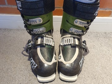 Winter sports: ATOMIC haymaker carbon 110 ski boots size 25-25.5