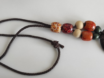 Vente au détail: collier perles bois et marron