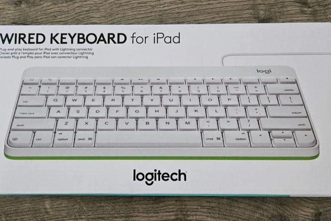 NEW Lot of 10 Logitech Wired Keyboards for iPad Tablets