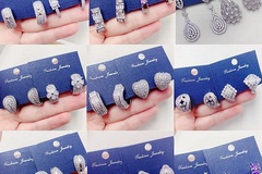 Comprar ahora: 50pcs Mixed lot Silver Zircon Heart Flower Earrings