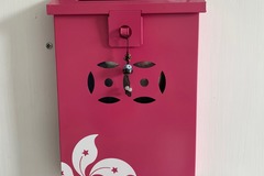  : HK Letter Box in pink lacquer