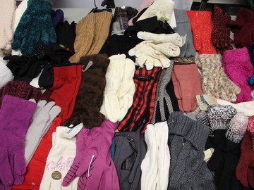Buy Now: 25 Pairs Assorted Department Store Womens Gloves Mittens