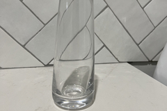 Selling: Small round vases 