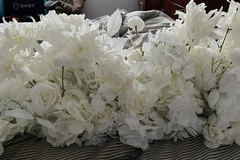 Selling: White Rose Bridal Table Centrepiece 
