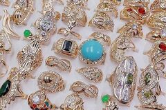 Buy Now: 50pcs fashionable exaggerated color-preserving rhinestone ring