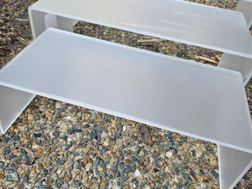 Selling: 3 tier cake stand 
