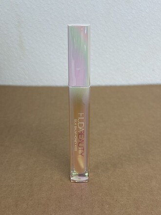 100 Huda Beauty Lip Balm at Only $3 Each – Retail $3,499