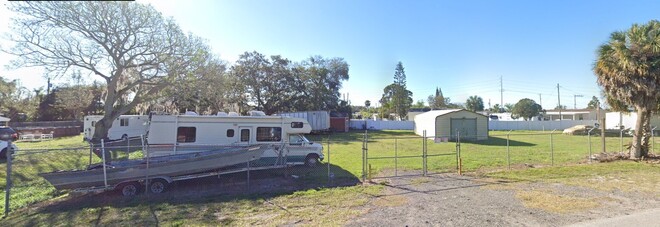 Ruskin FL, Open Storage Parking for Boats, RVs, Cars