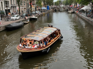 Rent per 3 hours: Kings Day on a boat 15 people