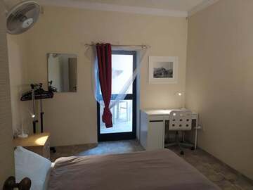 Rooms for rent: Private Room with terrace - Female only