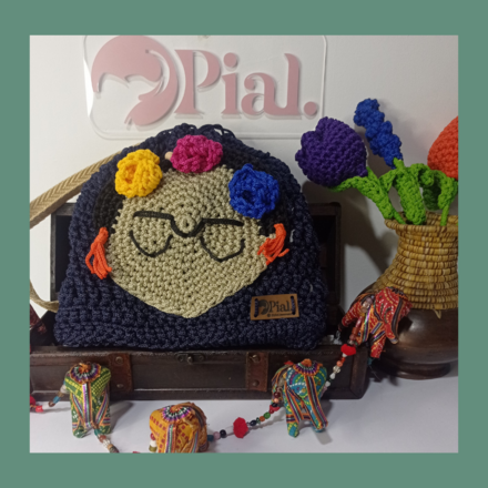 Bolsos y demás accesorios tejidos a mano en técnicas crochet y ma