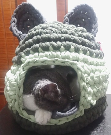 Bolsos y demás accesorios tejidos a mano en técnicas crochet y ma