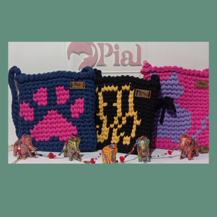 Bolsos y demás accesorios tejidos a mano en técnicas crochet y ma