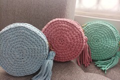 Productos: Bolsos, accesorios a mano a crochet 