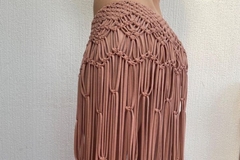 Productos: Macramé faldas, porta sombrero y gorras, adornos de sala