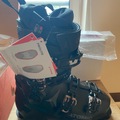General outdoor: Brand New Unused Ladies Atomic Ski Boots
