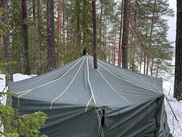 Vuokrataan (päivä): Sa10 teltta ja kamina