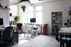 Renting out: Studio/desktop spot available for photographer/videographer