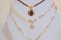Productos: Collares en perla y cadena en rodio