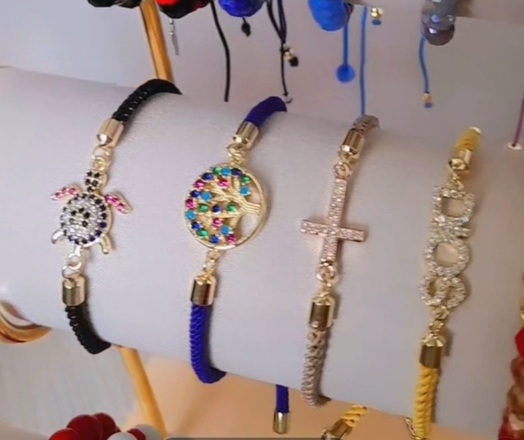 Pulseras tejidas y ajustables