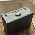 Selling with online payment: Vintage Large Fiber Carrying Case