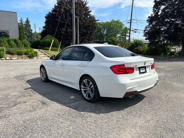 Selling with online payment: 2012 to 2018 BMW 3 series / F30 - M tech Rear bumper conversion