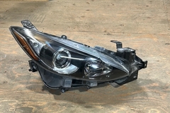Selling with online payment: 2014 to 2016 Mazda3 passenger headlight assembly B45A 51030