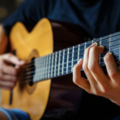 Requesting: Recherche cours de guitare domicile Poissy