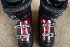 Winter sports: Rossignol ski boot men’s Size 28-28.5 (UK 9-10) 