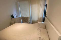 Rooms for rent: Furnished Bedroom for rent in shared Apartment