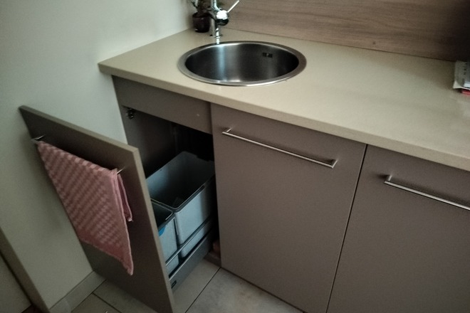 Praktijkkasten in rustgevend bruin en houtlook 