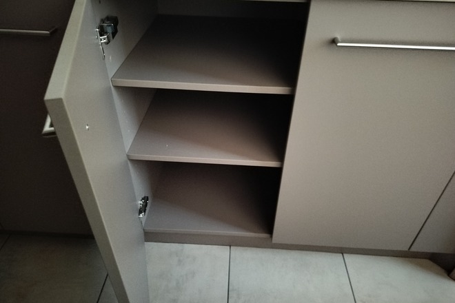 Praktijkkasten in rustgevend bruin en houtlook 