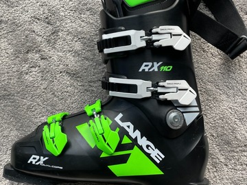 Winter sports: LANGE RX110 Ski boots size 10 in very good condition