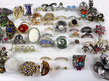 Liquidación / Lote Mayorista: (1,047 Piece) Stylish Rings For Women - Fashion Jewelry Lot
