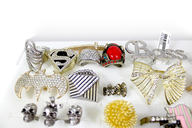 (1,047 Piece) Stylish Rings For Women - Fashion Jewelry Lot