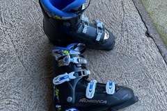 Winter sports: Nordica ski boots Mondo 24-24.5