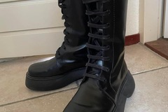 Vente: Leather chunky boots (size 4) / Bottes en cuir (37)