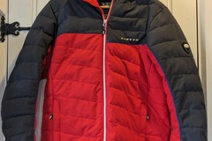 Winter sports: Padded insulated ski jacket