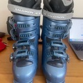 Winter sports: Salomon Ladies ski boot size 6