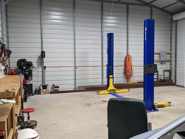 Rental by Day: Shop with lift