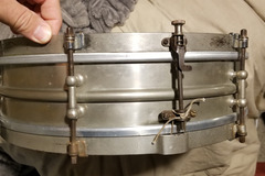 Selling with online payment: Vintage Ludwig Universal Snare